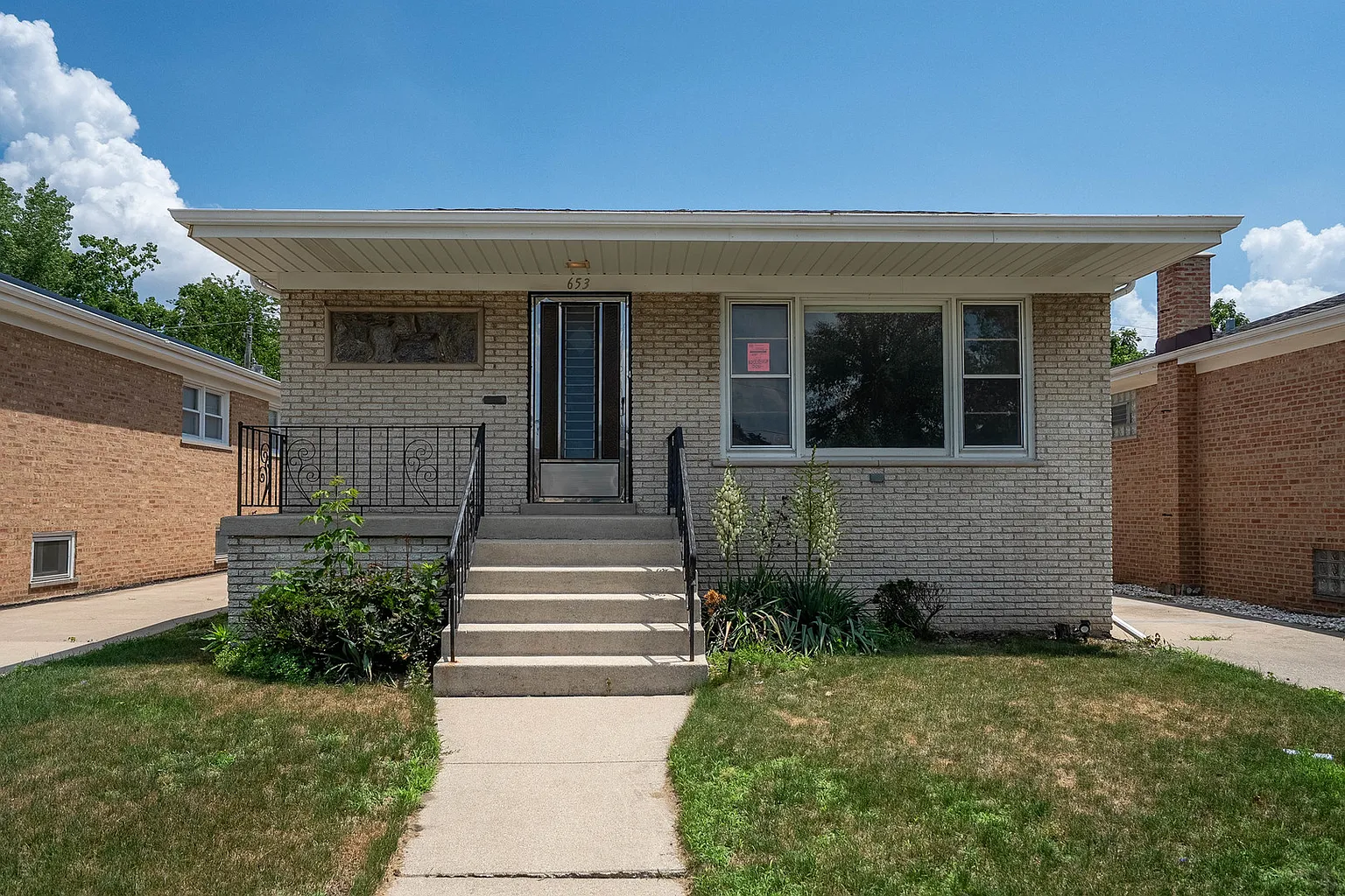 653 Exchange Ave photo 1