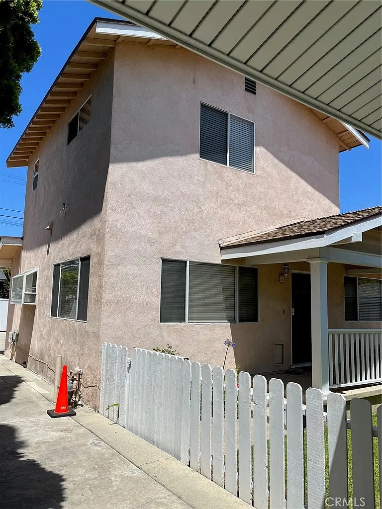 3 bed, 1100 sqft, $3,500 — Photo 3