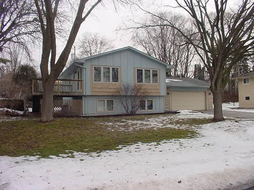 FRONT ELEVATION, NEWER ROOF, WINDOWS, A/C.