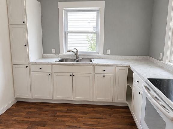5th image of 1100 4th St NW
