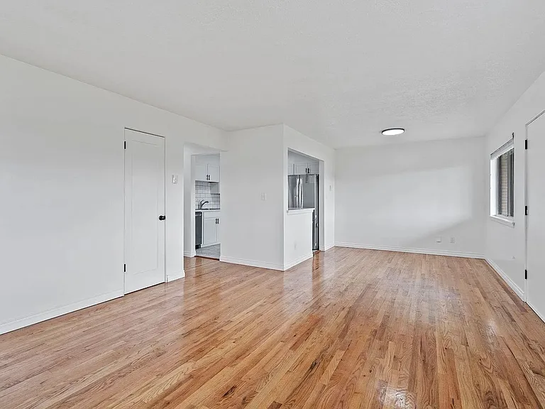 2015 W 10th Ave — Photo 7