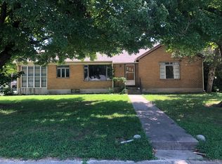 1800 S Garrison Ave, Carthage, MO 64836