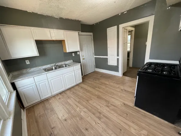 4219 E 116th St, Cleveland, OH 44105