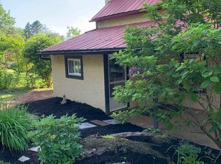 407 Amity Park Rd, Douglassville, PA 19518