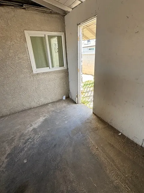 2 bed, 735 sqft, $2,100 — Photo 2