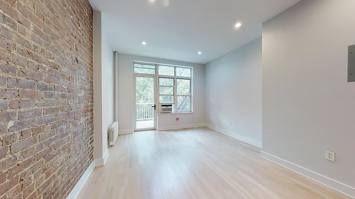 Rented by Bond New York | media 4