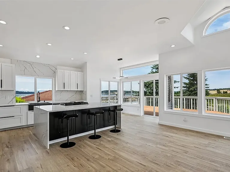 2805 Chambers Bay Dr — Photo 25