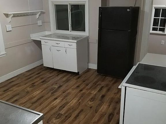 5th image of 101 Bristol St