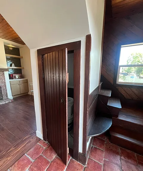 234 Newland St — Photo 48