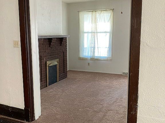5th image of 1044 Bradshaw Ave
