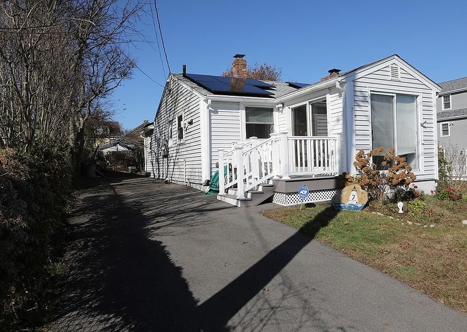 1st image of 7 Thomas Ave