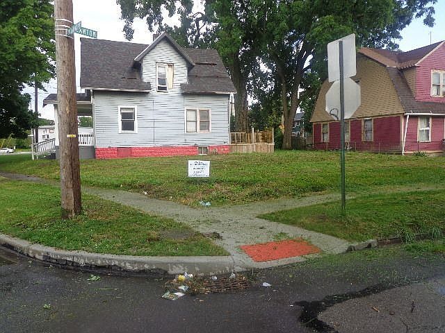 2nd image of 963 W Delaware Ave