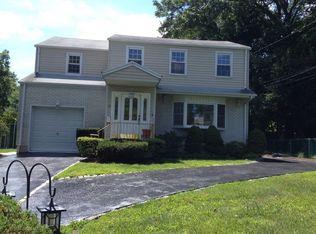 12 Wells Ct, Glen Ridge, NJ 07028