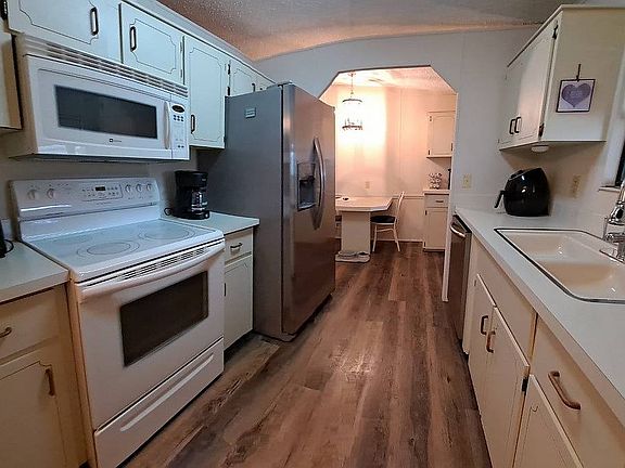 4th image of 2314 Windermere Ln