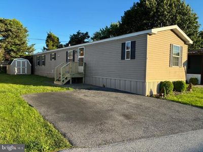 9 S Green Acres Cir, Akron, PA, 17501