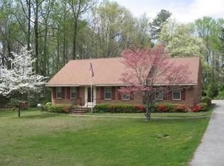 346 W Cole Ave, Raeford, NC 28376