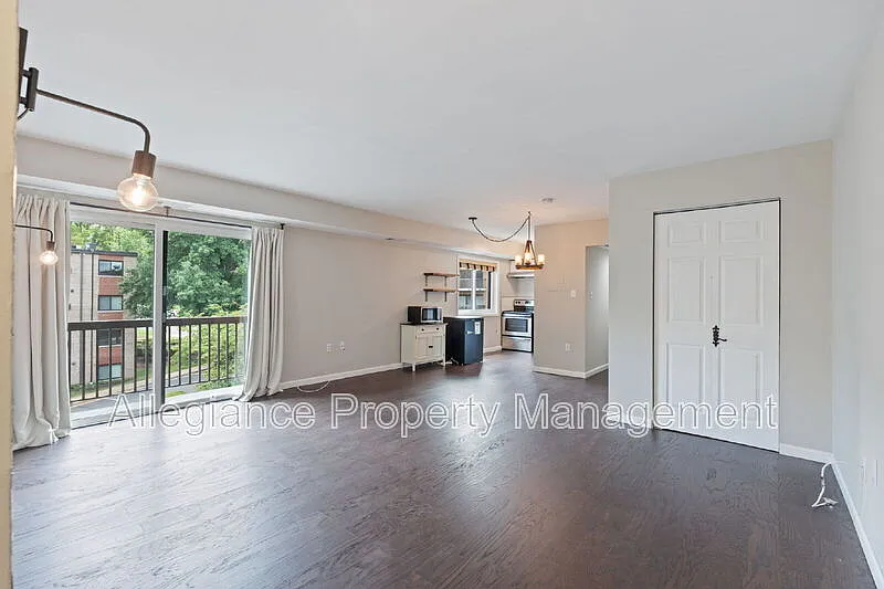 1 bed, 1.0 bath, 715 sqft, $1,825 — Photo 4