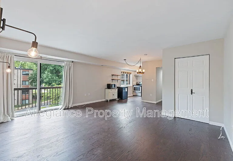 3312 S 28th St #303 — Photo 4