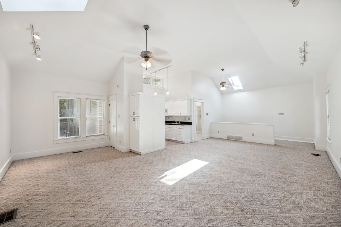 next background image