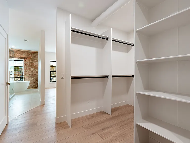 226 N Main St — Photo 23