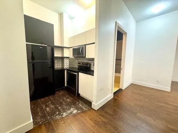 1487 Broadway image 1 of 6