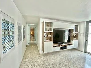 0 Alhambra — Photo 10