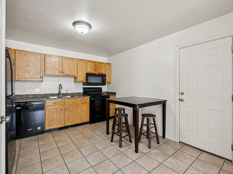 1884 Shepard Ln #1 — Photo 12