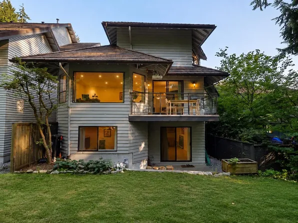 5729 Owl Ct, North Vancouver, BC V7R 4V7