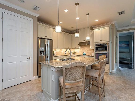5th image of 4610 Colony Villas Dr Unit 1201