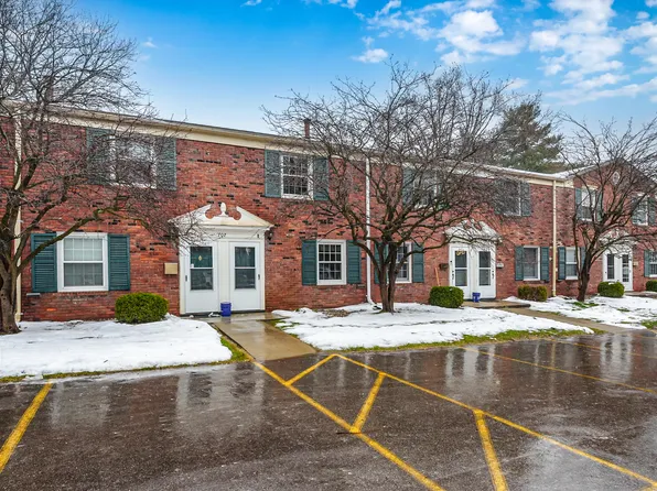 707 Garland Cir APT B, Kalamazoo, MI 49008