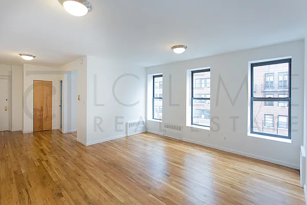 Rented by LC Lemle Real Estate Group | media 25