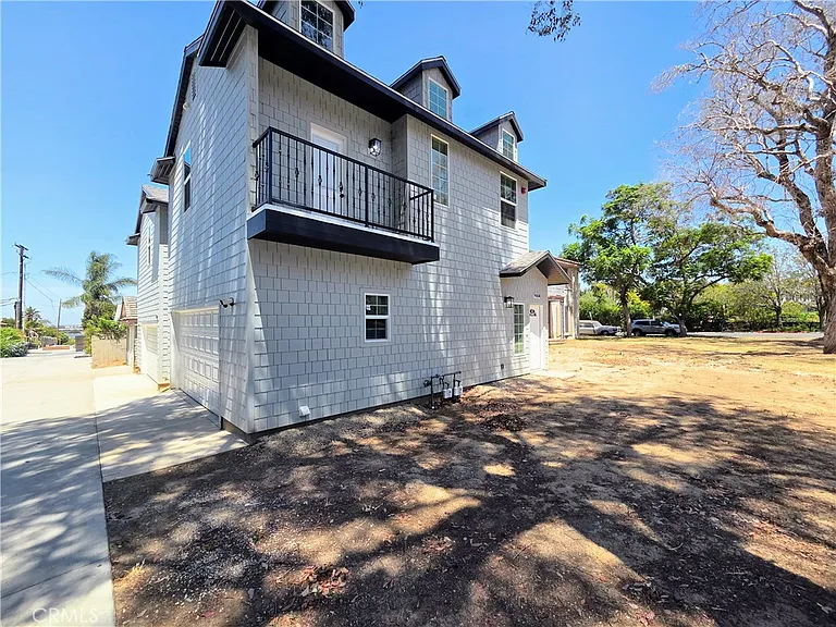 4165 Country Club Dr #A — Photo 2