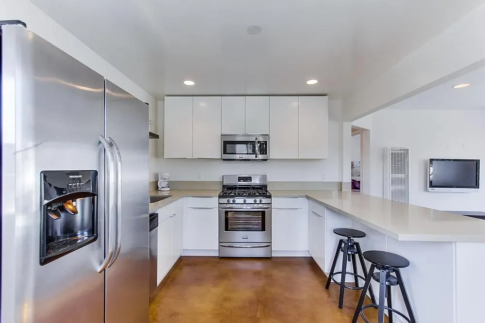 1428 Sunset Cliffs Blvd — Photo 2