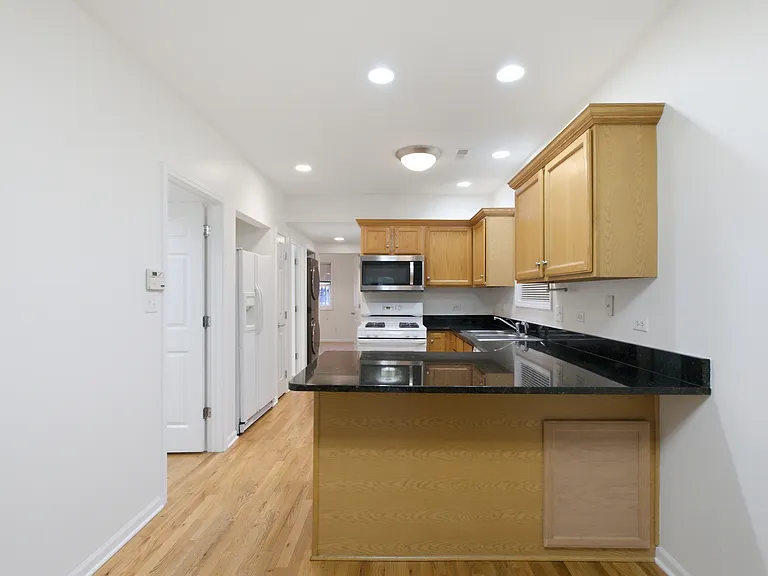 825 S Miller St #1 — Photo 4