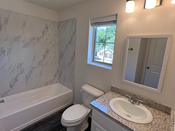4th image of 1005 S 6th St Unit 1