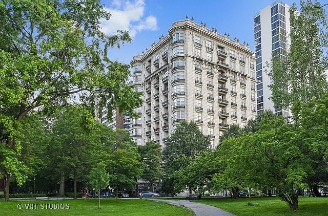1550: VIEW FROM LINCOLN PARK
