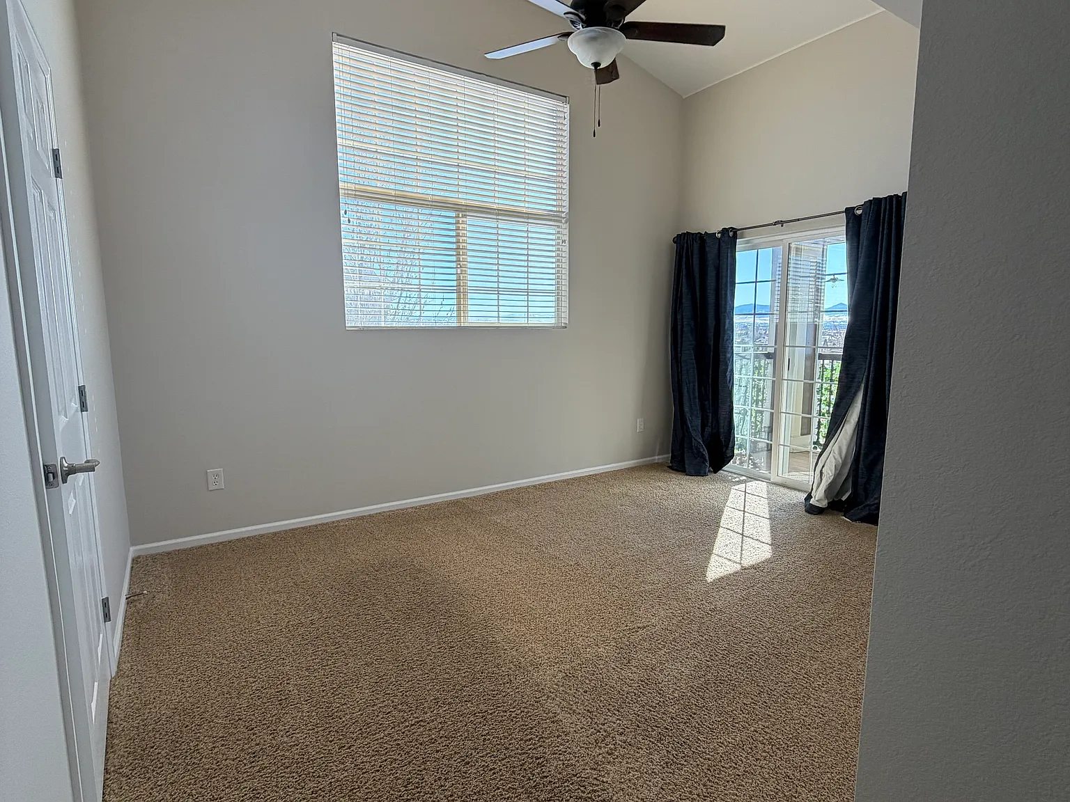 2 bed, 1271 sqft, $2,000 — Photo 2