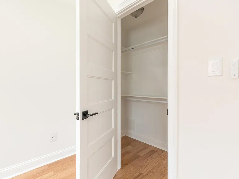 436 Manton St — Photo 25