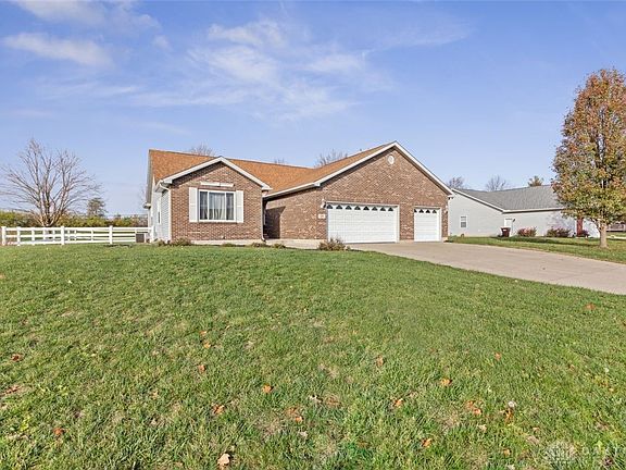2nd image of 35 Green Knoll Dr