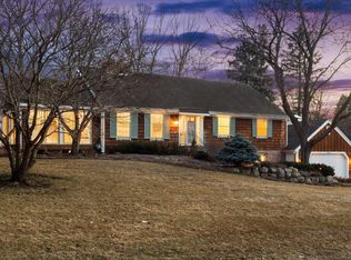 17875 Highland Ave, Deephaven, MN 55391