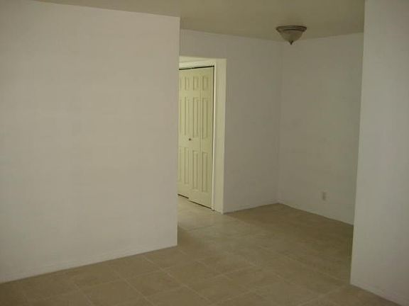 4th image of 1320 SE 3rd St APT 7