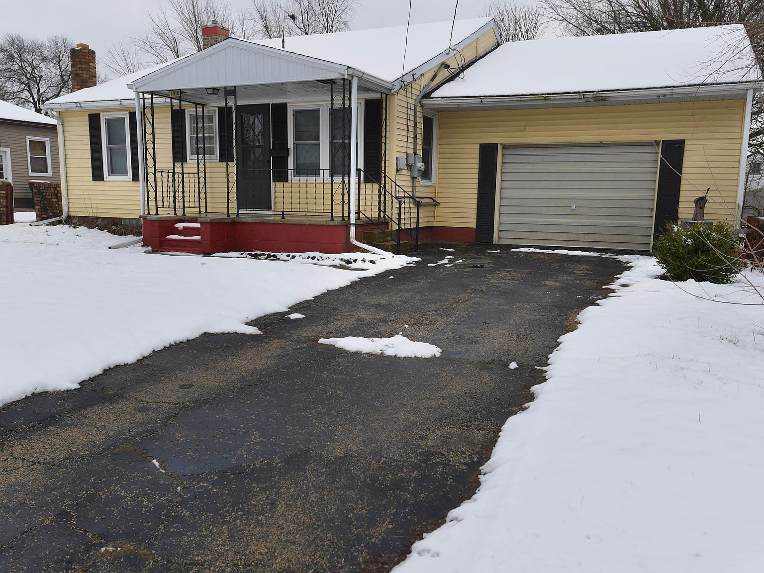 1010 Coolidge Ave, Pekin, IL 61554 Zillow