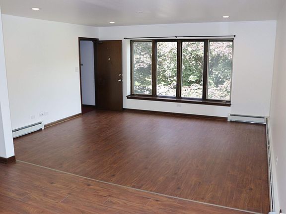2nd image of 10845 S Harlem Ave #2N