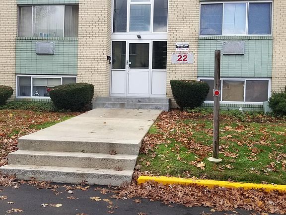 5th image of 22 Nelson Dr APT 1G