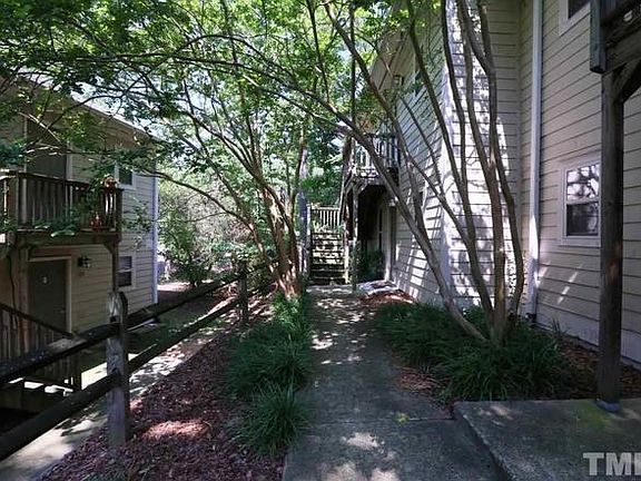2nd image of 1513 E Franklin St #C