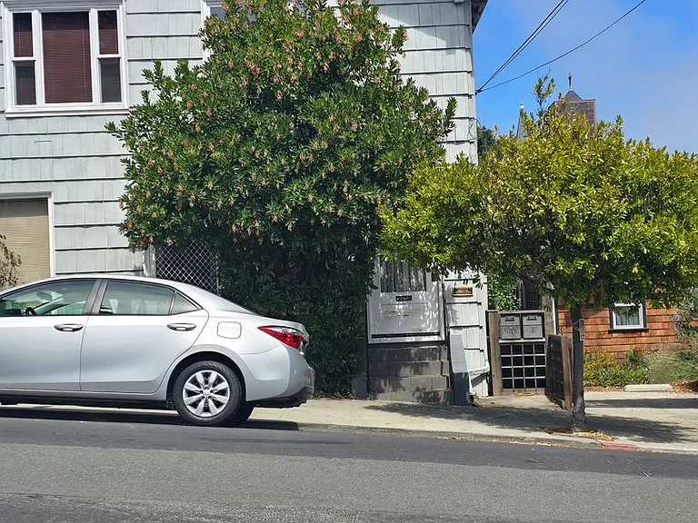 212-218 Washington Ave — Photo 6