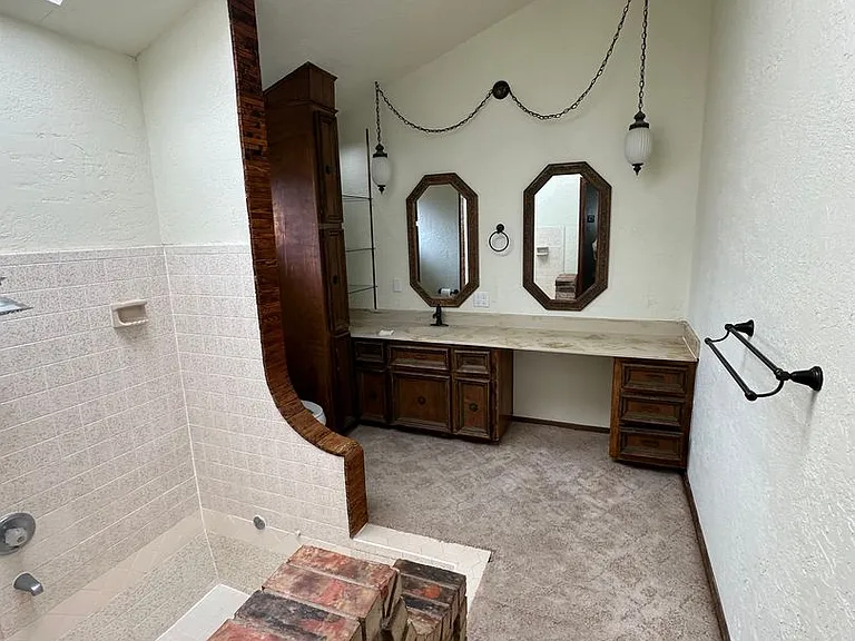 1021 W Yucca Ave — Photo 21