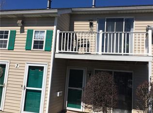 7D Sunmist Sq, Amherst, NY 14228