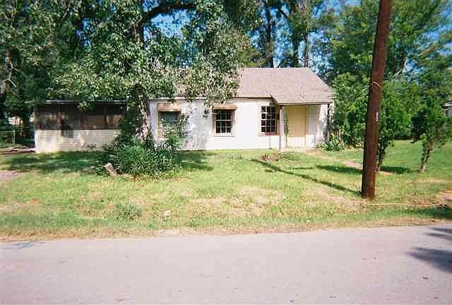1st image of 2560 Primrose St