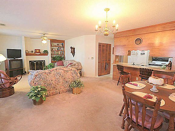 3rd image of 13 Battery Walk Ct Unit 13